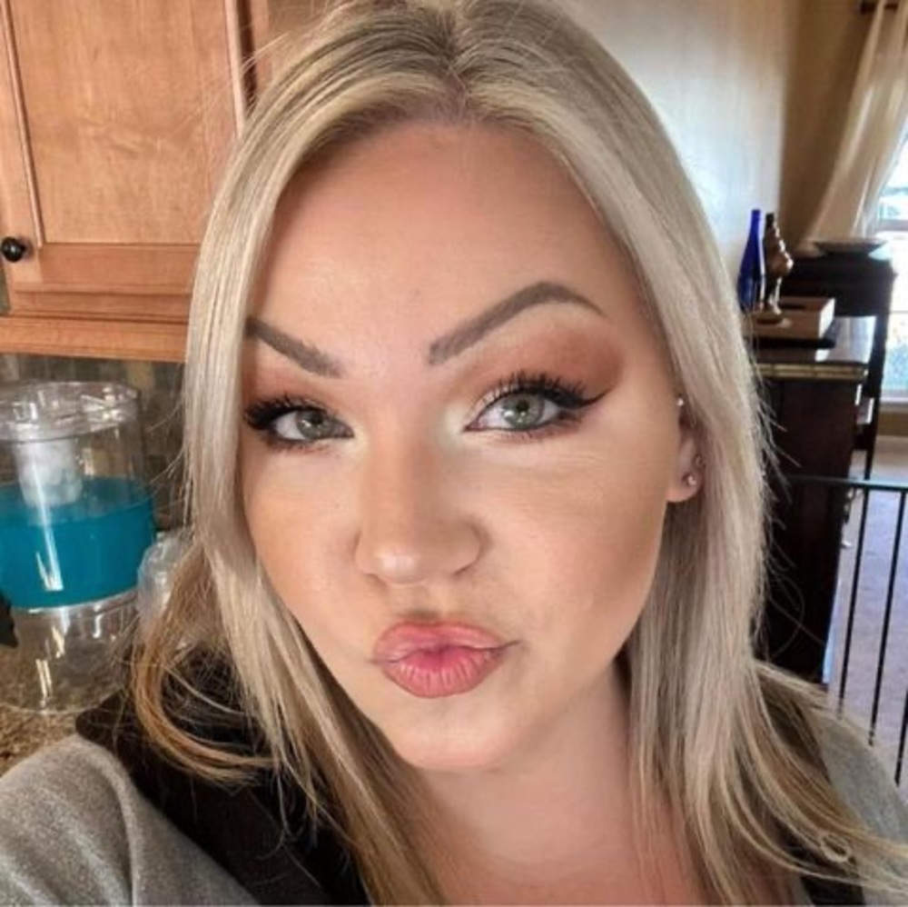 Meet your Posher, Kelly